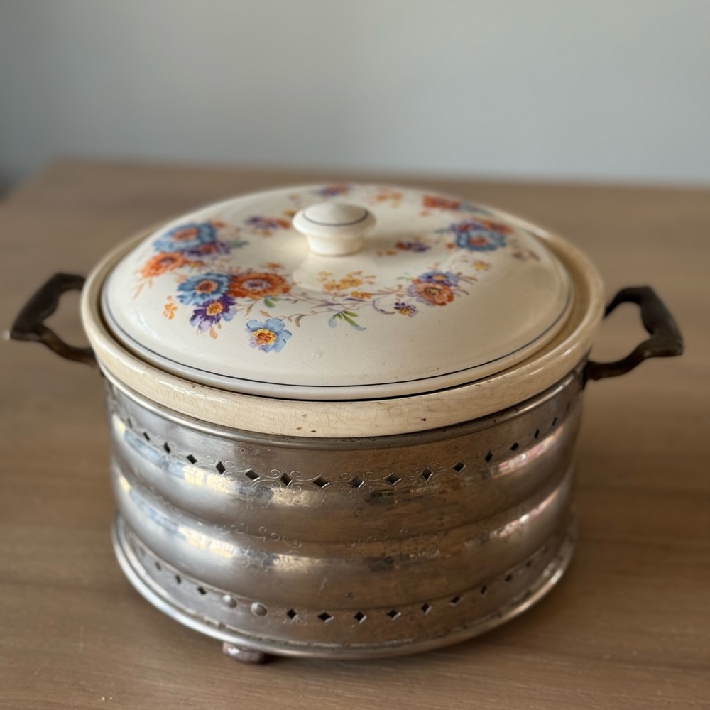Vintage Royal Oven Serve Ovenproof Floral Ceramic 8” Casserole Dish Metal Holder